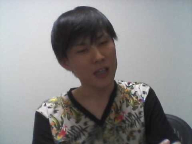 情報収集について話す本人